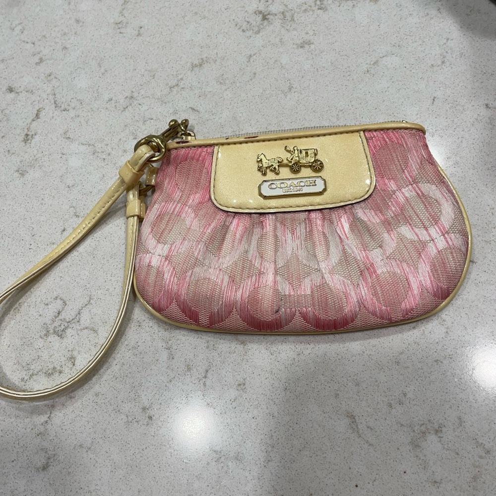 Coach Coin Purse pink with one zipper pocket